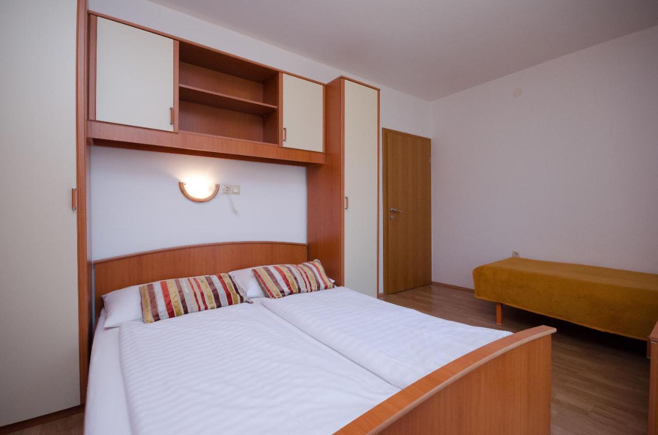 Apartments Mirjana Lopar Exterior photo
