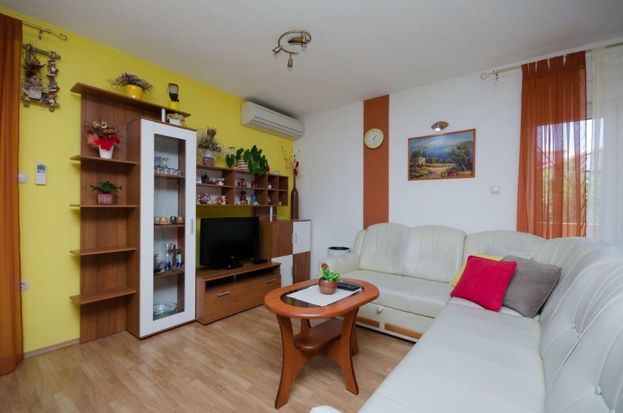 Apartments Mirjana Lopar Exterior photo