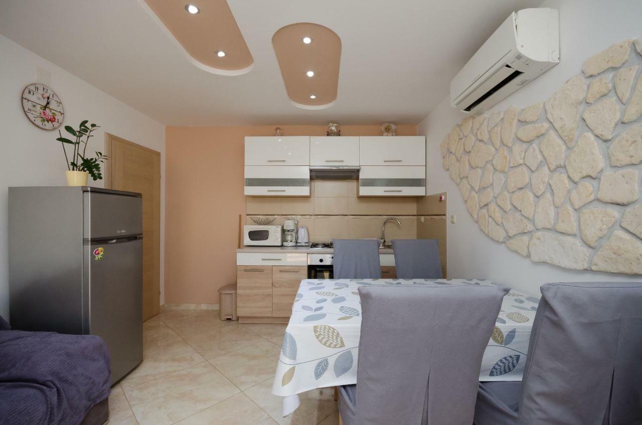 Apartments Mirjana Lopar Exterior photo