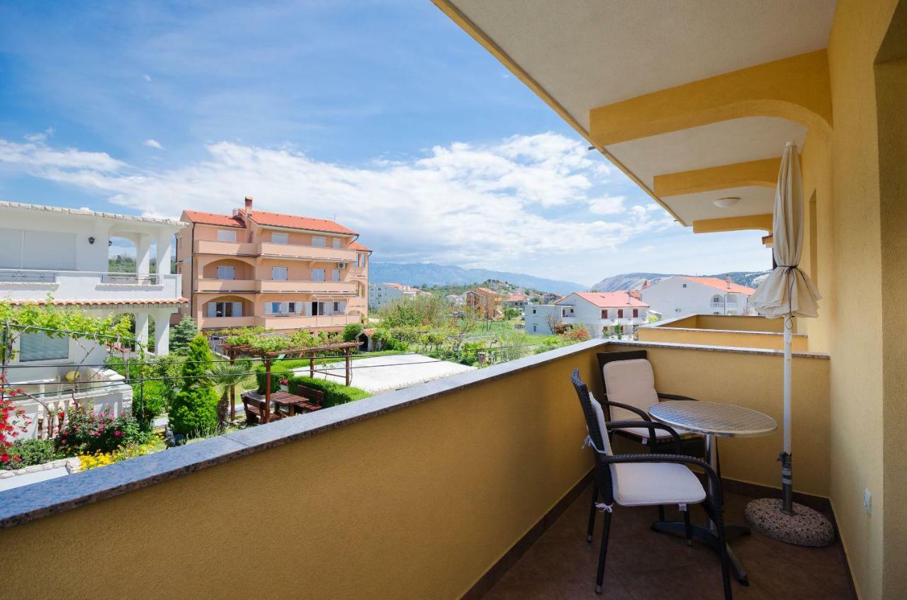 Apartments Mirjana Lopar Exterior photo